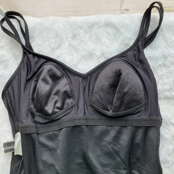 MIRACLESUIT Swimwear 1 Piece Swimsuit - Picture 8 of 10